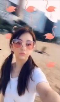 明星游艇年轻老婆