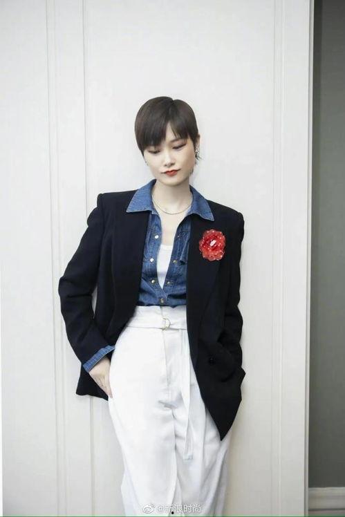 职场西装明星,演绎时尚与专业的完美融合