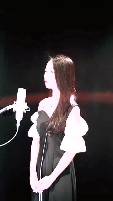 乱唱歌美女网红图片,歌声与美貌并存的网络新宠