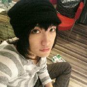 明星 柏谦,闪耀星途，璀璨人生