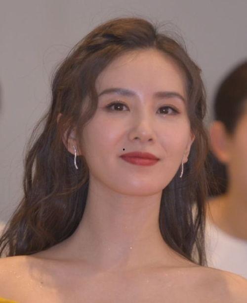 哪个女明星法令纹重,张曼玉法令纹演绎独特韵味