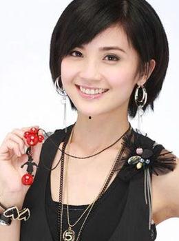 女明星越,从青涩到璀璨，探寻她们蜕变之路